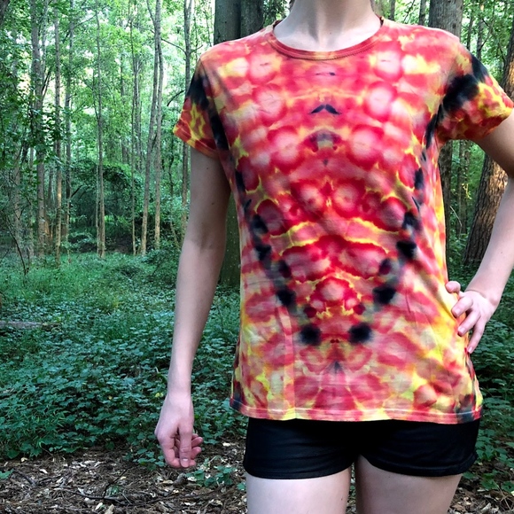 tie dye: "Lava and Fire V" - Picture 3 of 5
